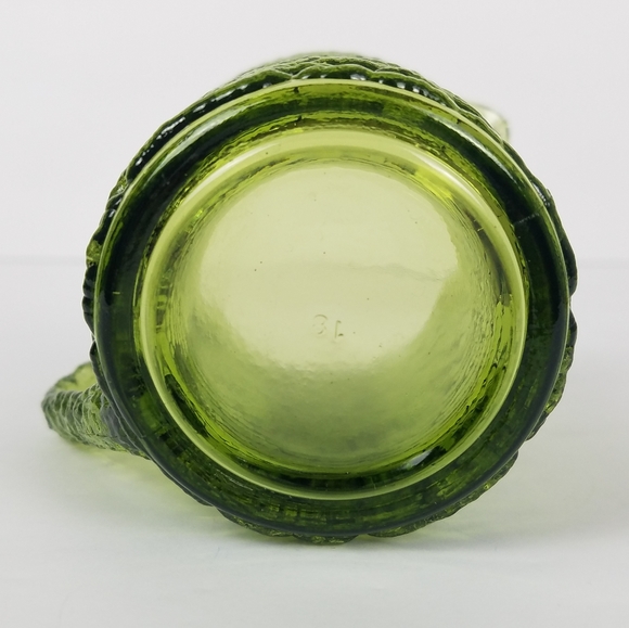 Anchor Hocking Soreno Avocado Green 8 oz. Creamer - Picture 6 of 6